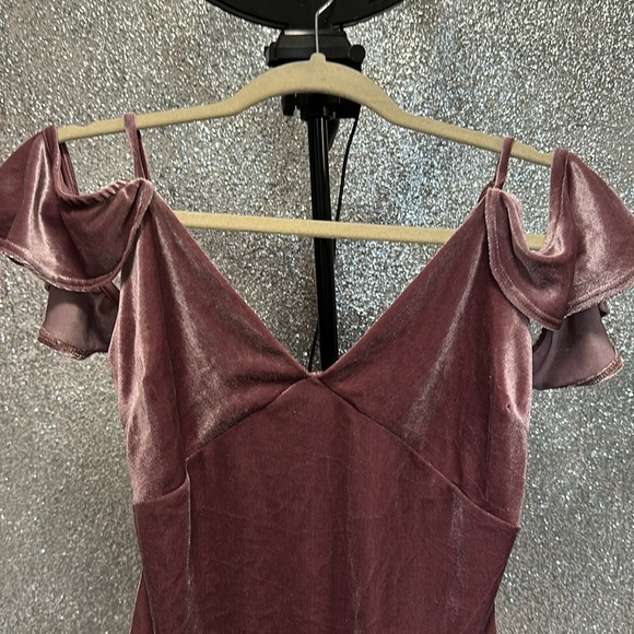 Lulu’s - Velvet Off the Shoulder Bodysuit - Picture 3 of 7